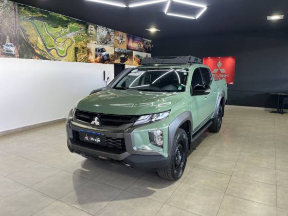 MITSUBISHI L200 TRITON 2.4 16V TURBO DIESEL SPORT SAVANA CD 4P 4X4 AUTOMÁTICO MITSUBISHI L200 TRITON 2.4 16V TURBO DIESEL SPORT SAVANA CD 4P 4X4 AUTOMÁTICO